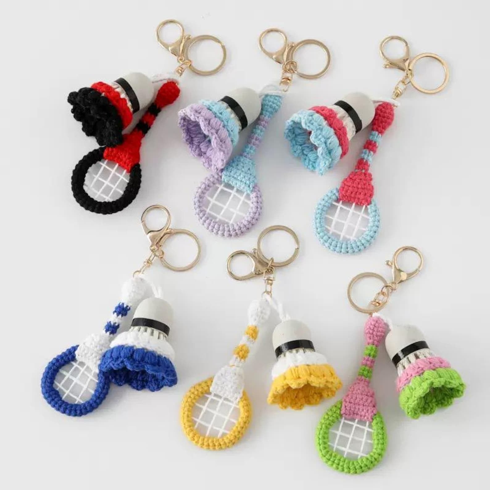 Handmade Crochet Badminton Keychain Set – 6 Colorful Racket Bag Charms, Sporty Gift for Friends, Car Hanger, Cute Handmade Accessory