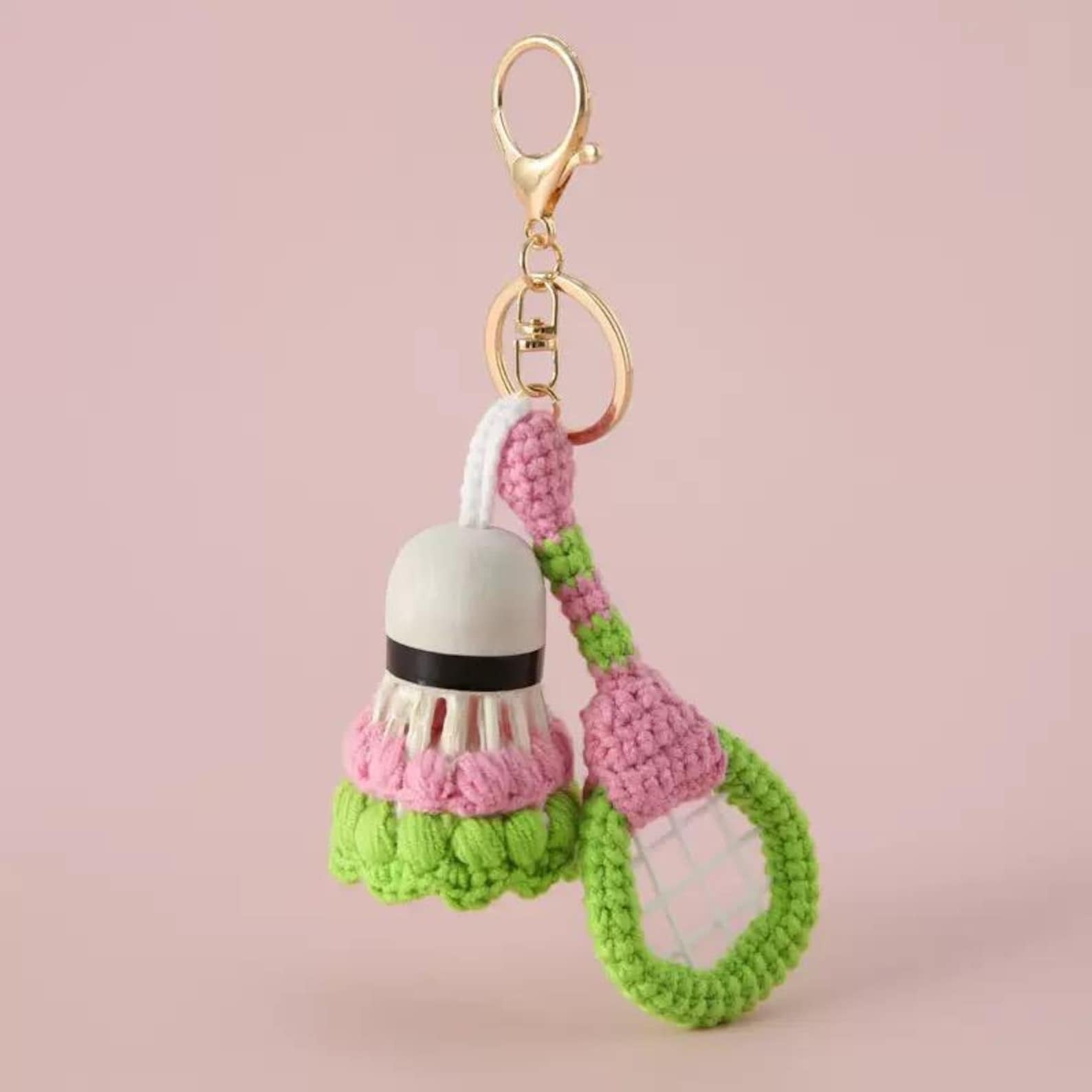 Handmade Crochet Badminton Keychain Set – 6 Colorful Racket Bag Charms, Sporty Gift for Friends, Car Hanger, Cute Handmade Accessory
